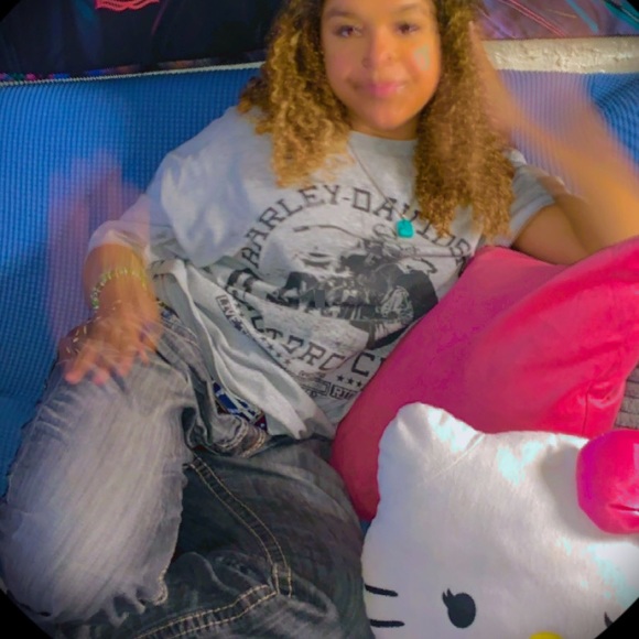 Meet your Posher, Nadia - Picture 3 of 5